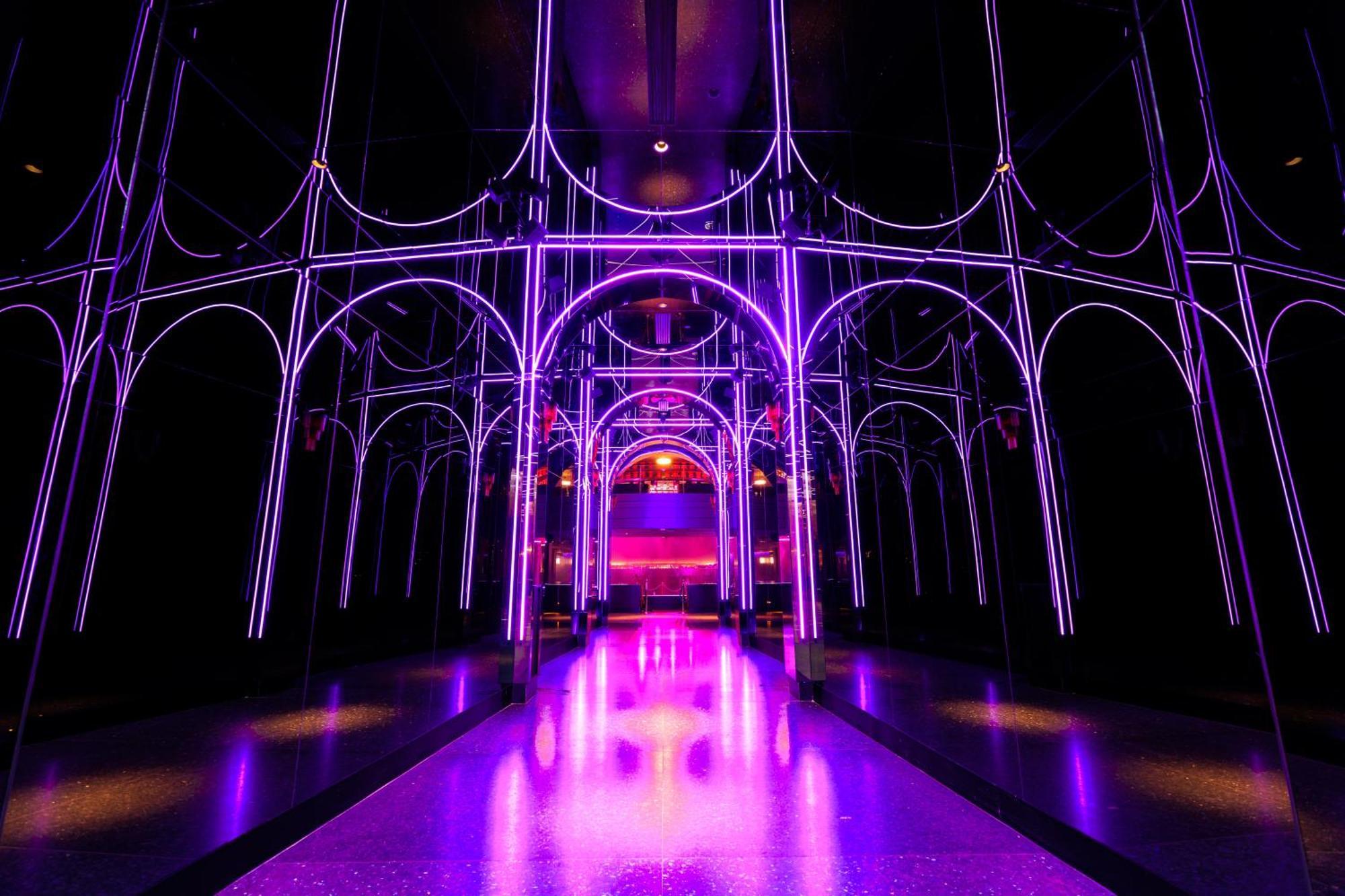 Fontainebleau Las Vegas Eksteriør billede The interior of the nightclub